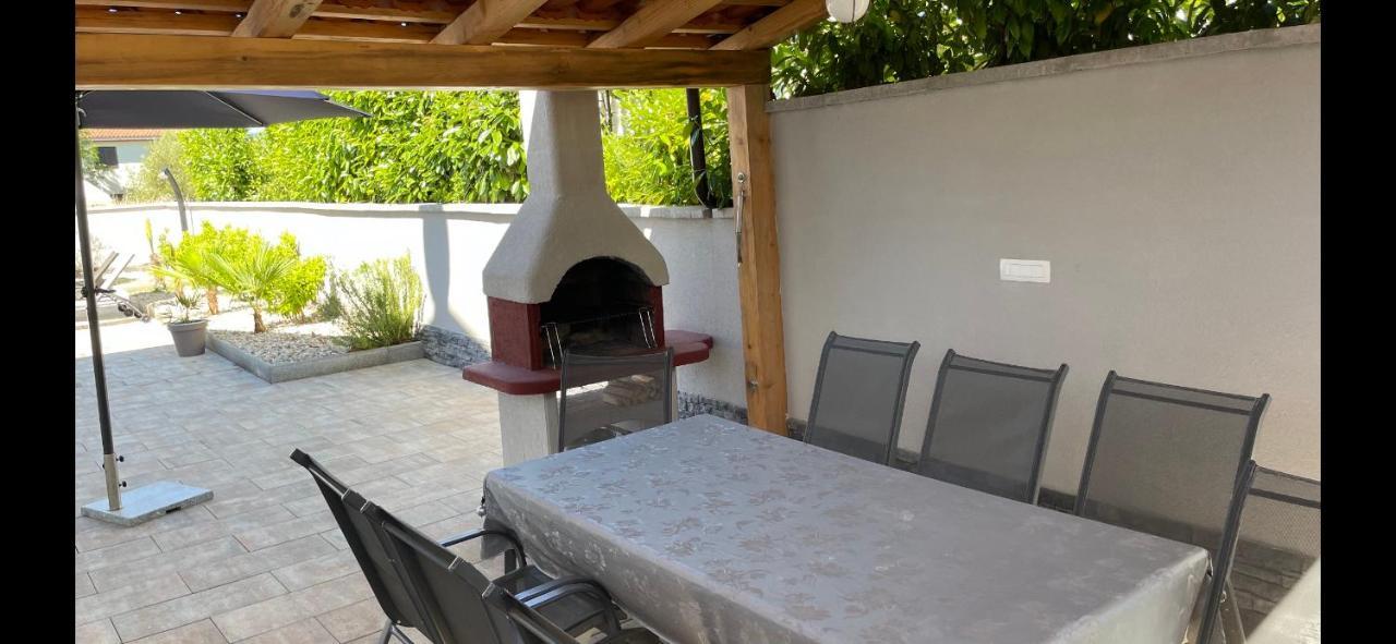 Villa Mira ***** Pinezići Esterno foto