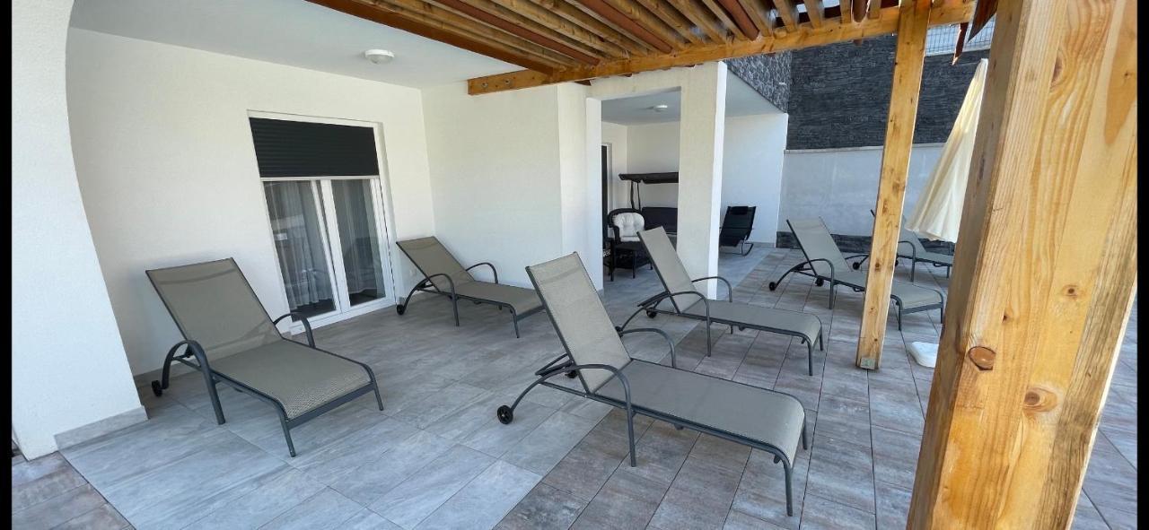 Villa Mira ***** Pinezići Esterno foto