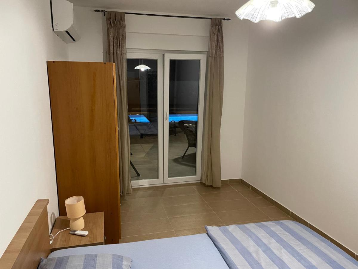 Villa Mira ***** Pinezići Esterno foto